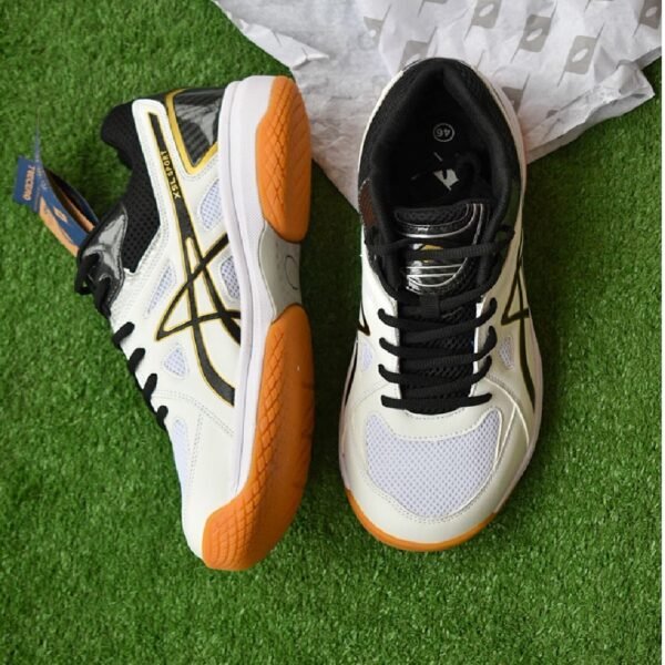 BADMINTON SHOES