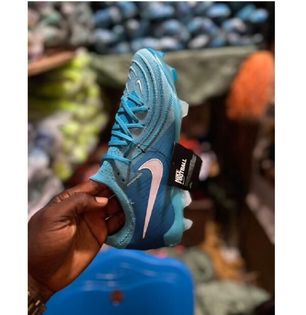 NIKE GRIP KNIT FOORBALL BOOTS