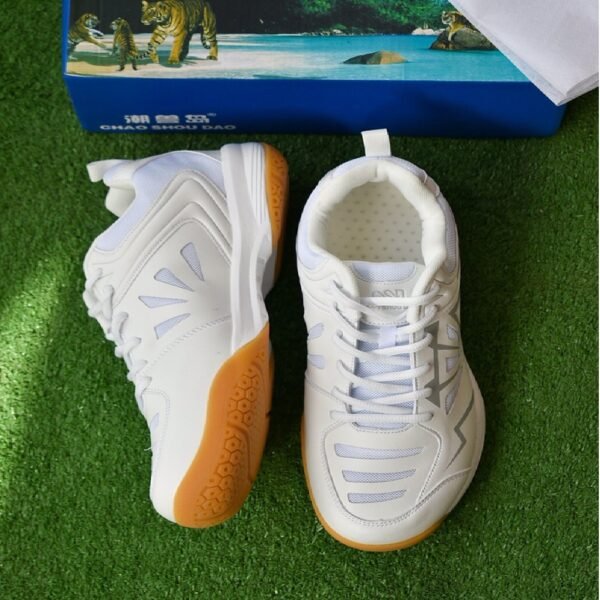 BADMINTON SHOES